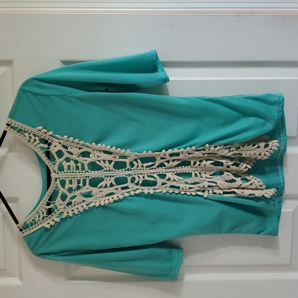 Shirt - Picture 3 of 4